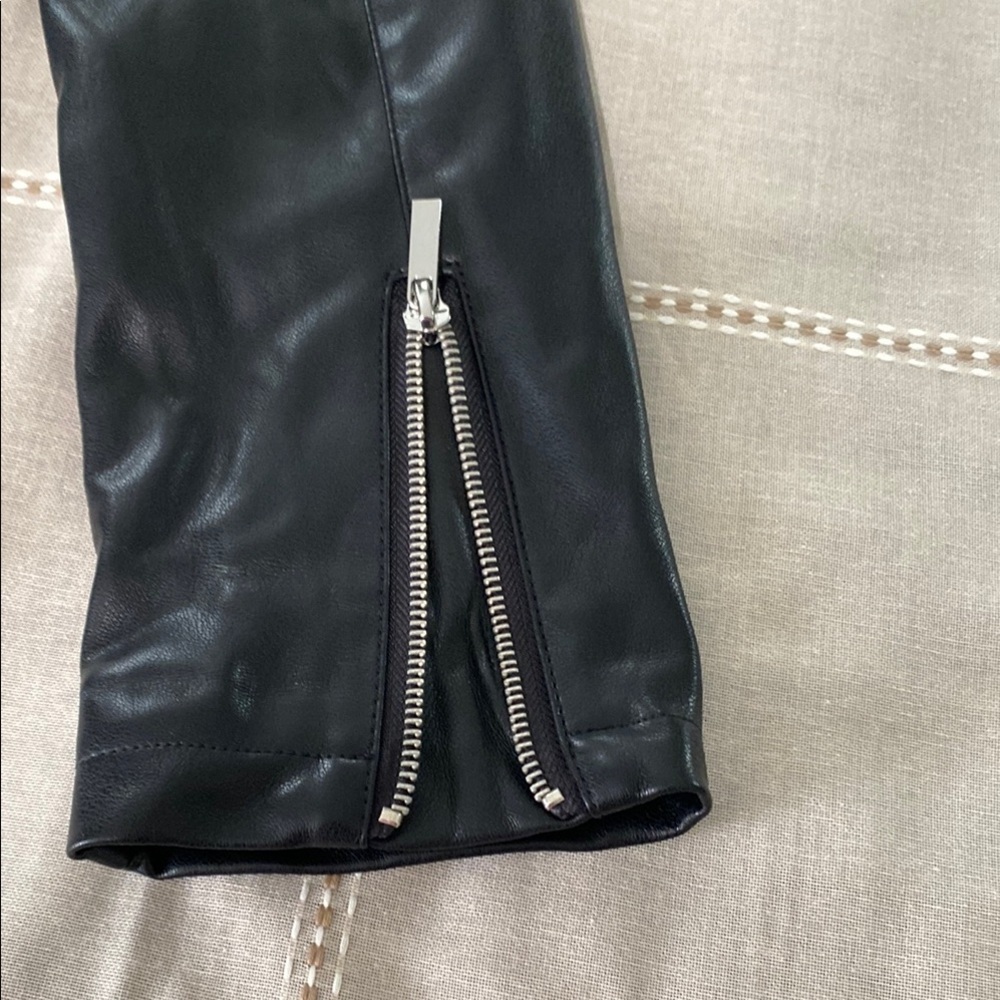 Woman’s Bagatelle Black Jacket with Zipper Details  M  winter - Picture 10 of 15